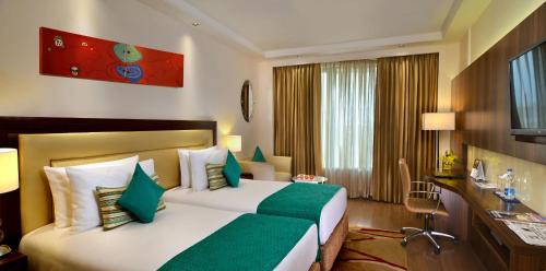 Club Twin Room with 20% discount on Food, Spa, Beverages and Laundry | 1+1 IMFL from 3pm to 7pm