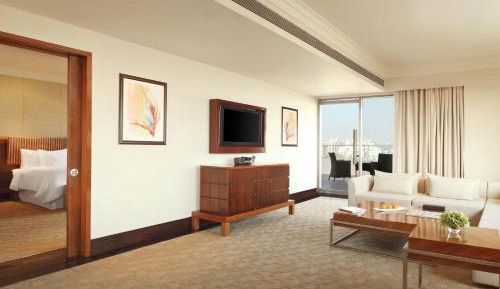1 King Bed, Executive Lounge Access, Large Private Terrace, Terrace Suite