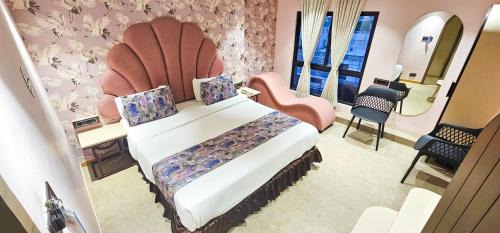 Suite with City View