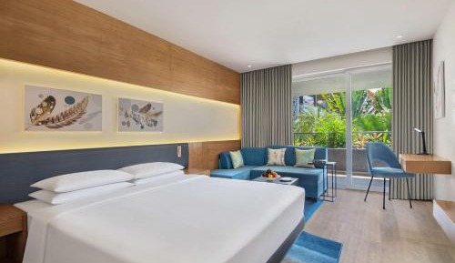 King Room with Balcony - 10% off on À la carte orders only at Zing Restaurant (Only for July 2026)