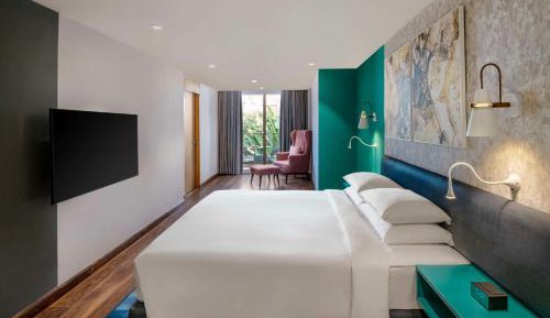 King Suite with Balcony - 10% off on À la carte orders only at Zing Restaurant (Only for July 2026)