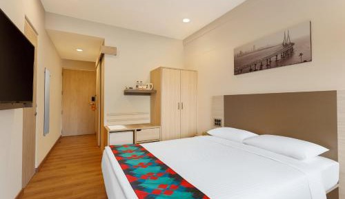 Luxe Queen Room