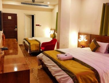 Double or Twin Room with Private Bathroom