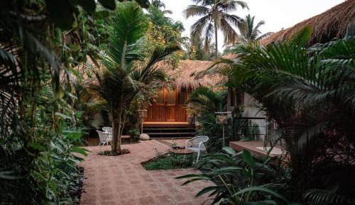 Private Garden Beach Cottage 