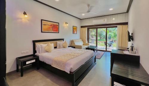 Queen Room with Garden View
