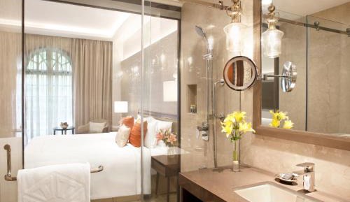 Deluxe Room King Bed