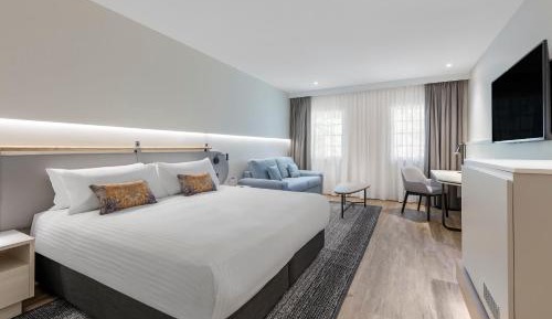 Junior King Suite
