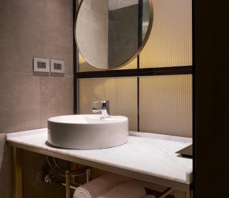Standard Twin Room with Balcony - 2 Pints of Beer on Arrival - BOGO offer on selected beverages at Shell Pool Bar till 8 pm