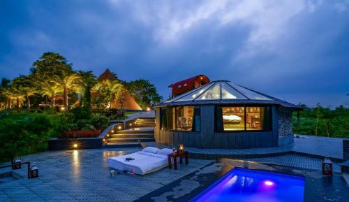 The Stone Edge Room with Pool