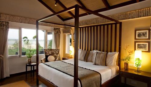 Villa with River View with Complimentary bird watching and wildlife documentary movie screening