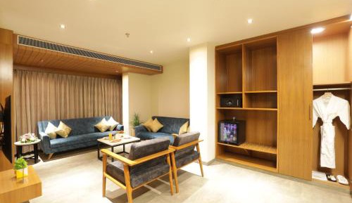 Superior King Suite