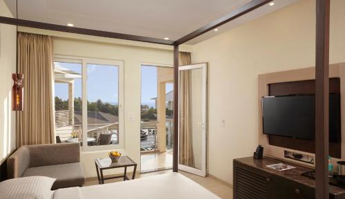 Deluxe Room - 15% Discount on One-way Airport Transfer,  20% Discount on SPA, 15% Discount on Food & Soft Beverages