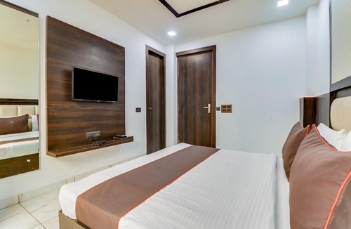 Taj Ganj Hotel | OYO 78930 Collection O Grand Sparrow Inn