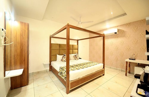 Bhopal Hotel | TGI Insignia Resort & Villa's