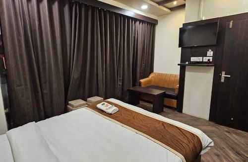 Kolar Road Hotel | HOTEL BONSAI