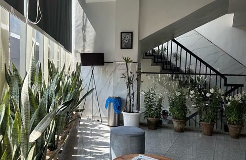 New Delhi Hotel | Gallivanto Inn