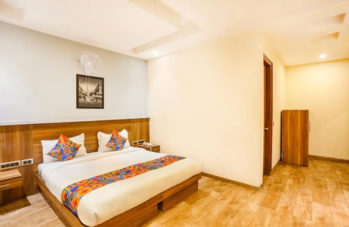 Patel Nagar Hotel | Fabhotel Royal Touch