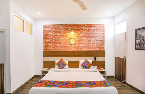 DLF City Hotel | FabHotel Aravali Suites - DLF Phase 3