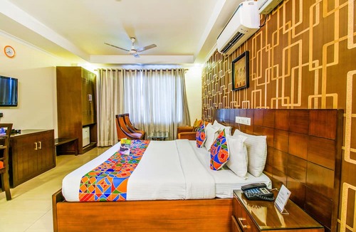 East of Kailash Hotel | Fabhotel Signature Plaza