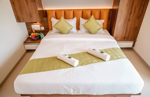 Adyar Hotel | Hotel Heraa International