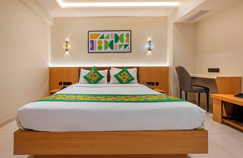 Thaltej Hotel | Treebo Shree Krishna Palace