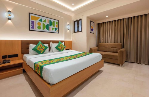 Thaltej Hotel | Treebo Shree Krishna Palace