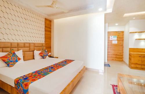 Danapur Hotel | Fabhotel Holiday Grand