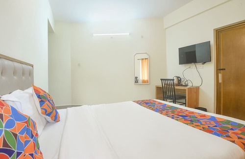 Nerul Hotel | FabExpress De Classio With Pool, Candolim