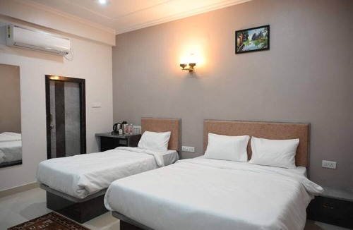 Sarnath Hotel | Hotel Ganga Kaveri