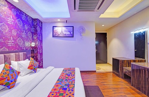 Patel Nagar Hotel | Fabhotel Galaxy
