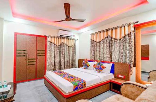 Lake Town Hotel | Fabhotel Mega Grand