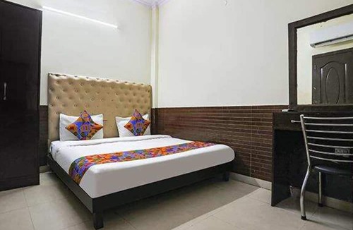 Lajpat Nagar Hotel | Fabhotel The Lazeez