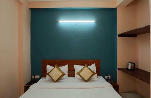 Sector 62 Hotel | Hotel Glinzer Palace By Aura