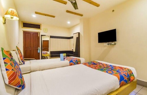 Dabagardens Hotel | Fabhotel Kinnera Comforts