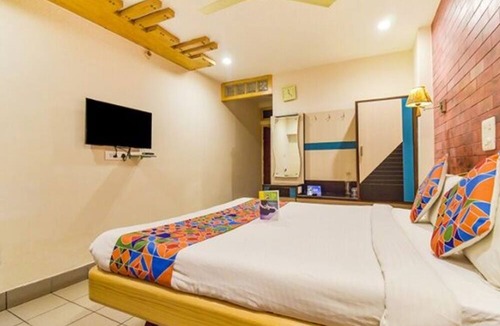 Dabagardens Hotel | Fabhotel Kinnera Comforts