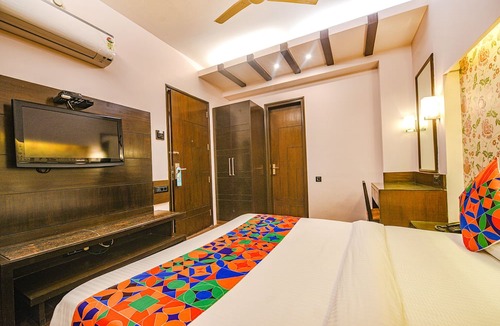 Kalkaji Hotel | FabHotel Aashraye
