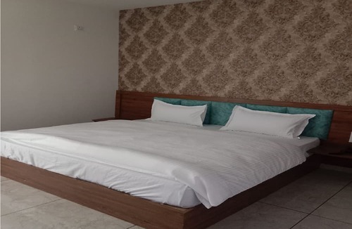 Halol Hotel | Hotel HK