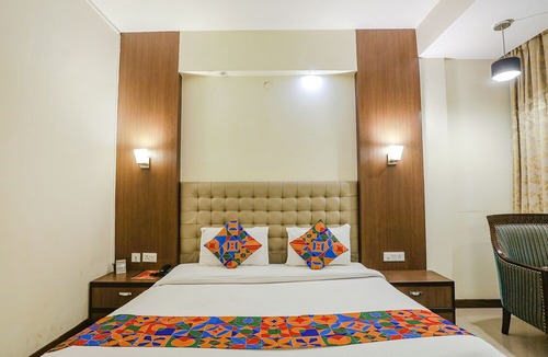 Nehru Place Hotel | Fabhotel Prime The Pamposh