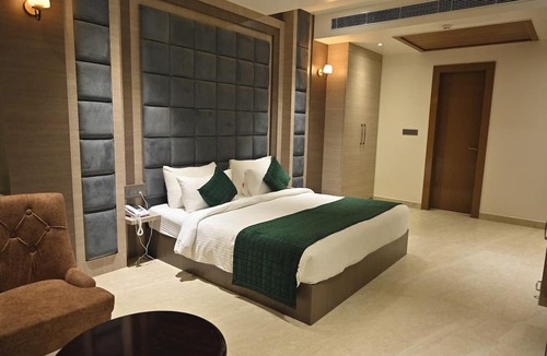 Aligarh Hotel | Hotel Gold In Leaf