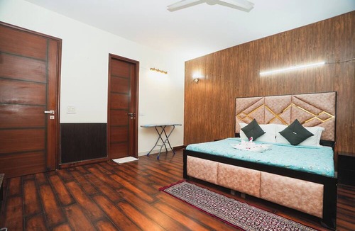 Chittaranjan Hotel | Mintstar Apartment And Suites, Chittaranjan Park