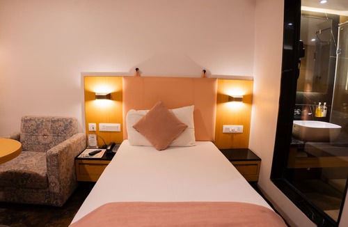 Maharana Pratap Nagar Hotel | Jain's Hotel Rajhans