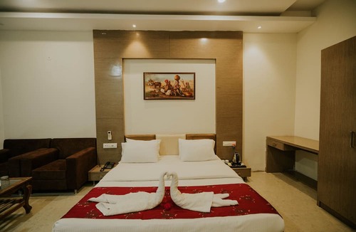 Mandav Resort | TGI Jahaj Mahal Resort