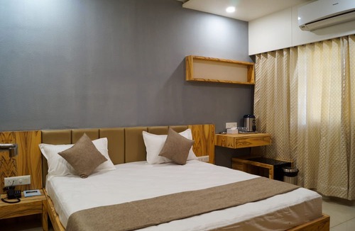 Vadodara House | Hotel Midtown