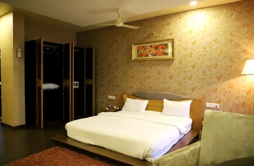 Nandurbar Hotel | Hotel Heera Excutive