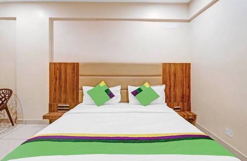 Marathahalli Hotel | Treebo Silver Key, Marathahalli