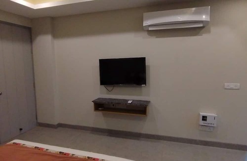 Sector 31 House | ROSASTAYS Gurugram Sec 31