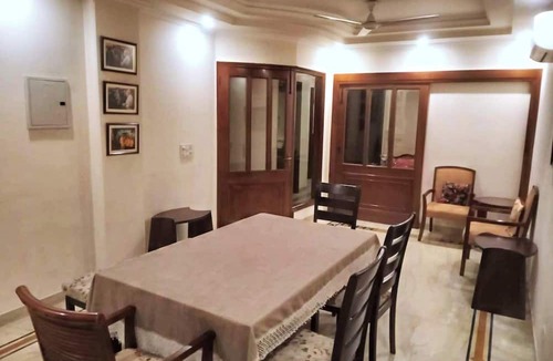 Greater Kailash Apartment | 2 Bed Apartment Sleeps 4 With Parking New Delhi
