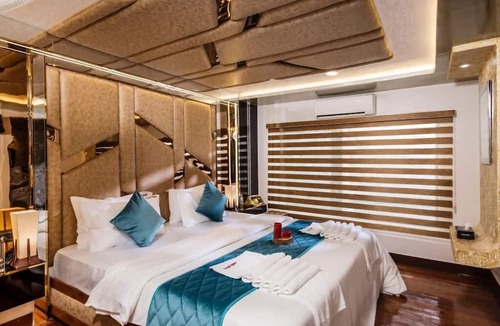 Alappuzha Boat Rental | Upper Deck Houseboat