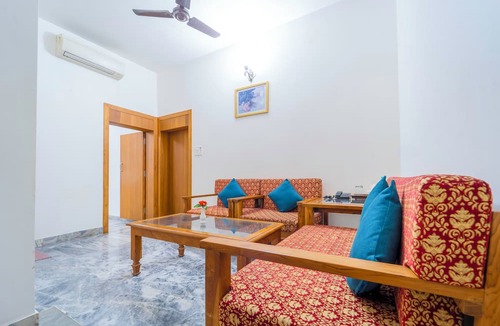 Abu Road Hotel | Hotel Chandrawati Palace