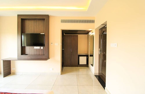 Kuilapalayam Hotel | White Pearl Residency